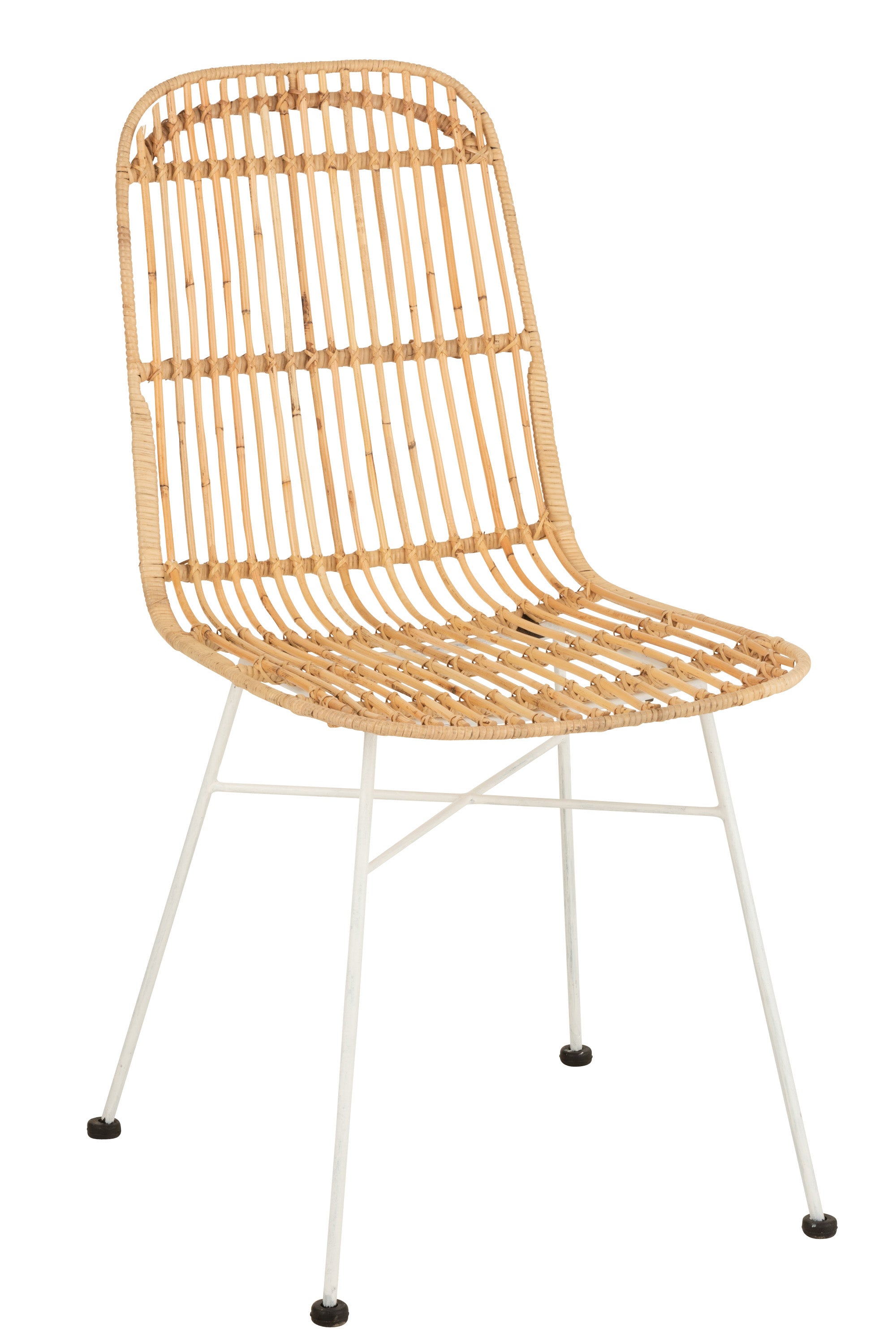 Stuhl mit einem Gestell aus dünnen, weißen Metallbeinen, verstärkt mit einem weißem Metallkreuz, Bodenschutz durch schwarze Gummistopfen; darauf eine Sitzschale aus dünnen Rattangestangen, die Ecken sind abgerundet.