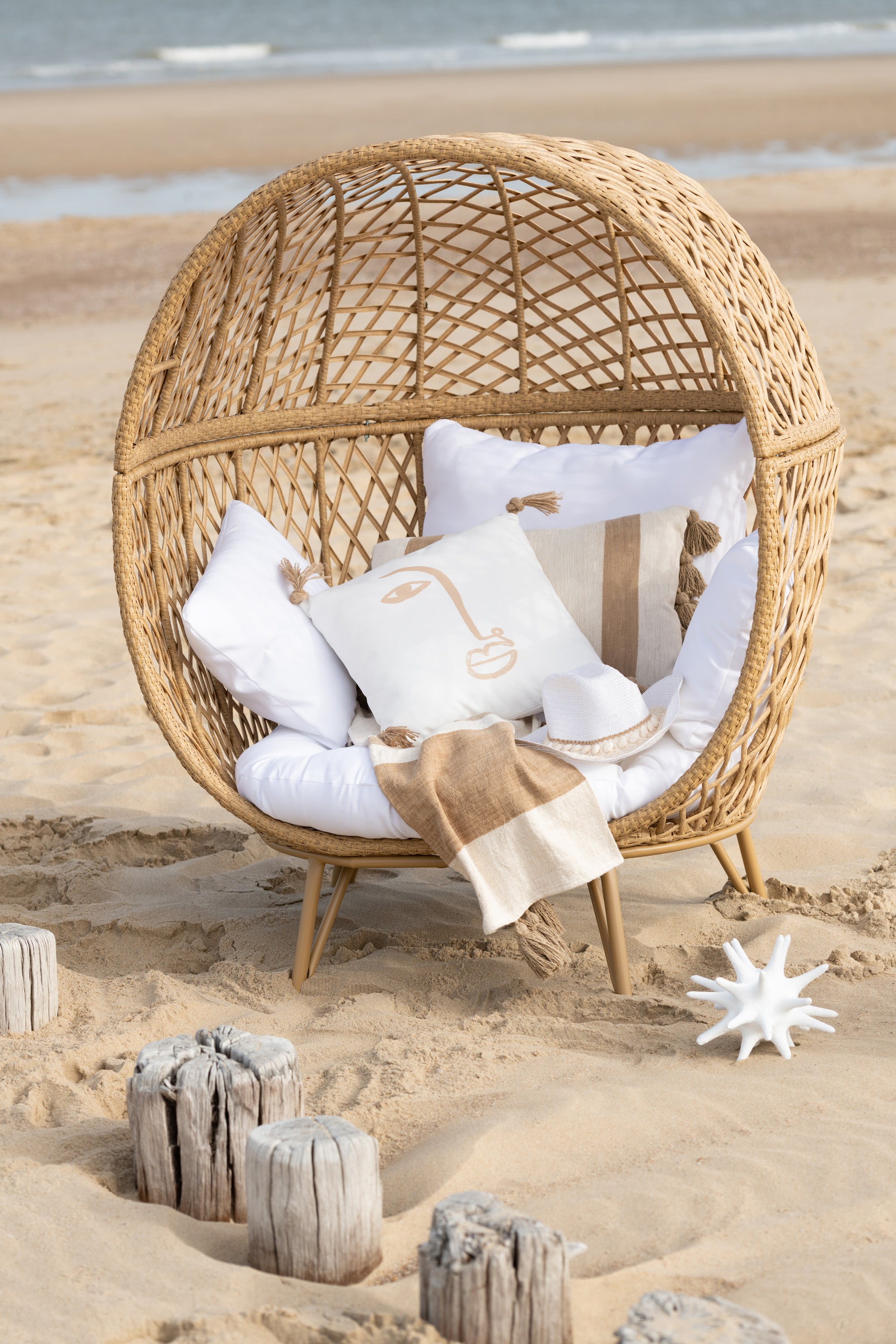 LOUNGESTUHL+KISSEN EVA METALL/RATTAN BEIGE