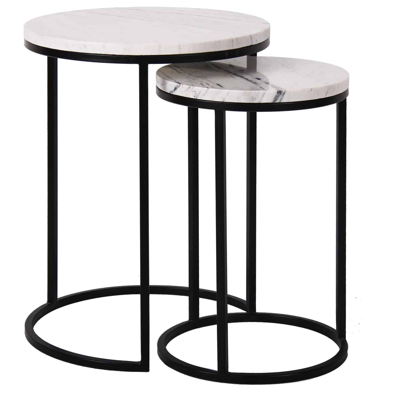 Beistelltisch 2er Set, bestehend aus zwei runden, verschieden hohen  Metallgestellen in schwarz, darauf jeweils eine runde Tischplatte  aus weißem Carrara Marmor; beide Tische lassen sich ineinanderschieben.