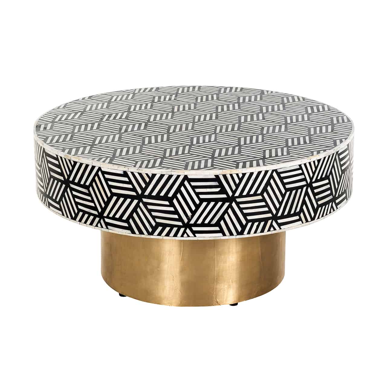 Couchtisch; auf einem trommelförmigen Sockel in gold liegt eine runde, dicke Tischplatte im schwarz-weißem Würfelmuster auf.