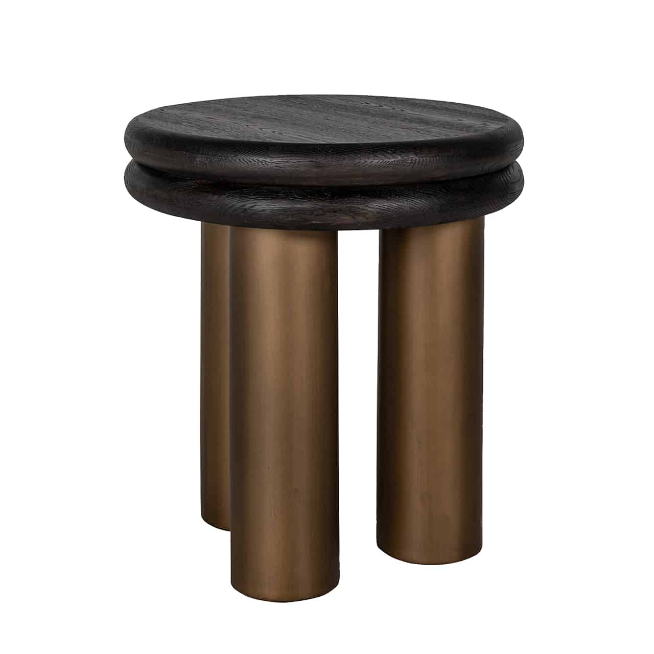 Runder Beistelltisch bestehend aus drei dicken zylinderförmigen Beinen in Gold, darauf zwei schwarze Holzplatten mit abgerundeten Kanten.