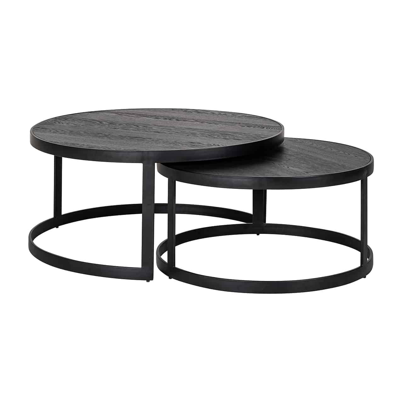 Couchtisch 2er Set; zwei verschieden hohe runde Tische mit einem Gestell aus breiten, schwarzem Metallstreben und einer kompakten, schwarzen Tischplatte, die zum Teil ineinandergeschoben sind.