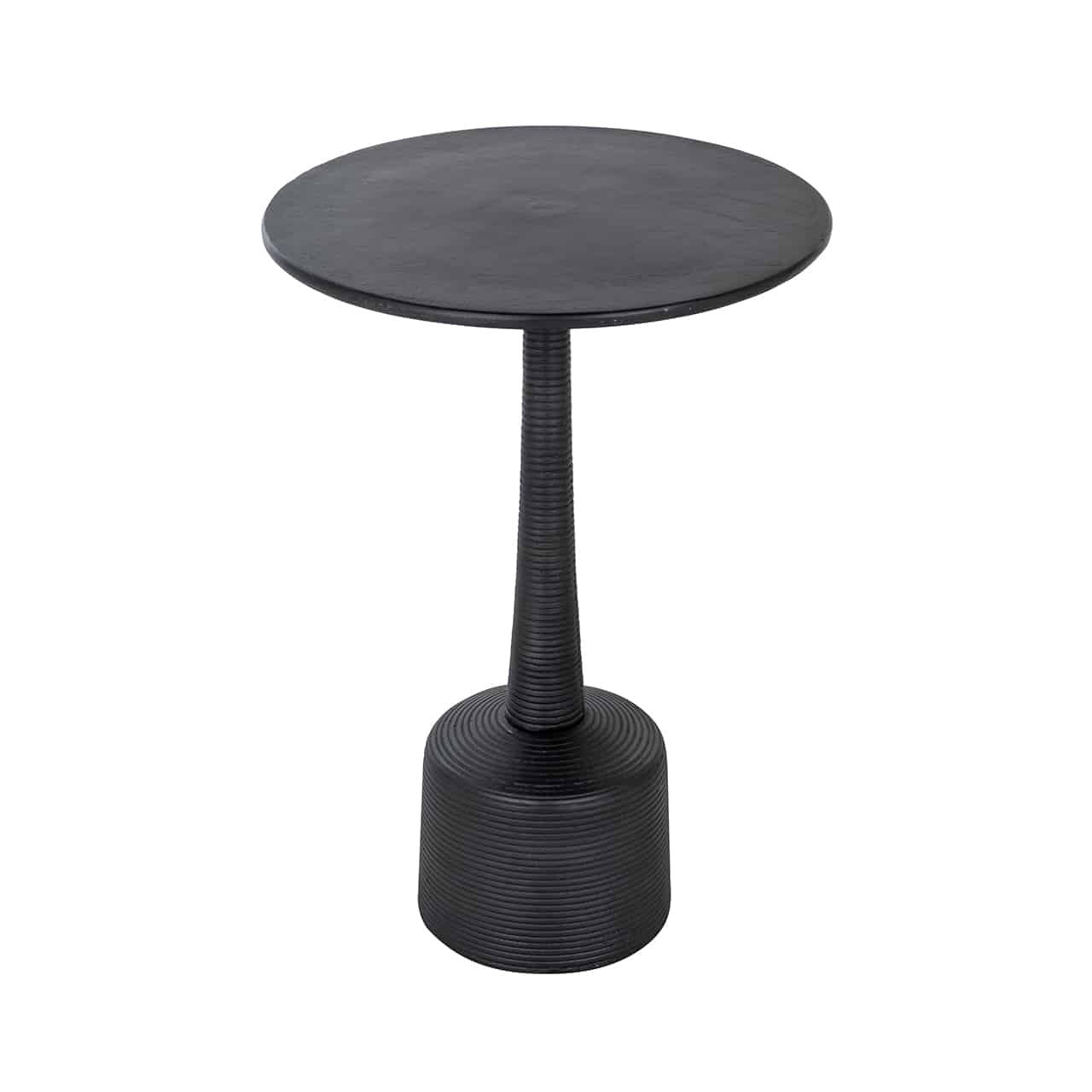 Schwarzer Beistelltisch, bestehend aus einem dicken, runden Sockel auf dem ein dünner, leicht konischer Fuß angebracht ist, darauf eine runde Tischplatte. 