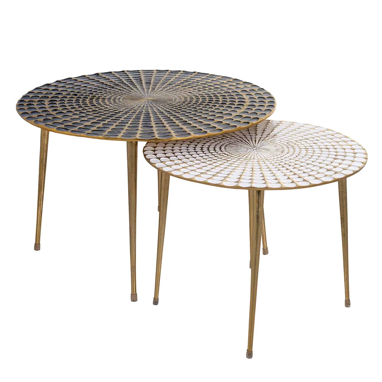 Zwei runde, verschieden große goldfarbene Tische, leicht ineinandergeschoben; jeweils vier Beine sich nach unten verjüngend;  Tischplatte des großen Tisches  schwarz, einem sternförmigen Mosaik ähnelnd, das gleiche Muster in weiß beim kleineren Tisch.