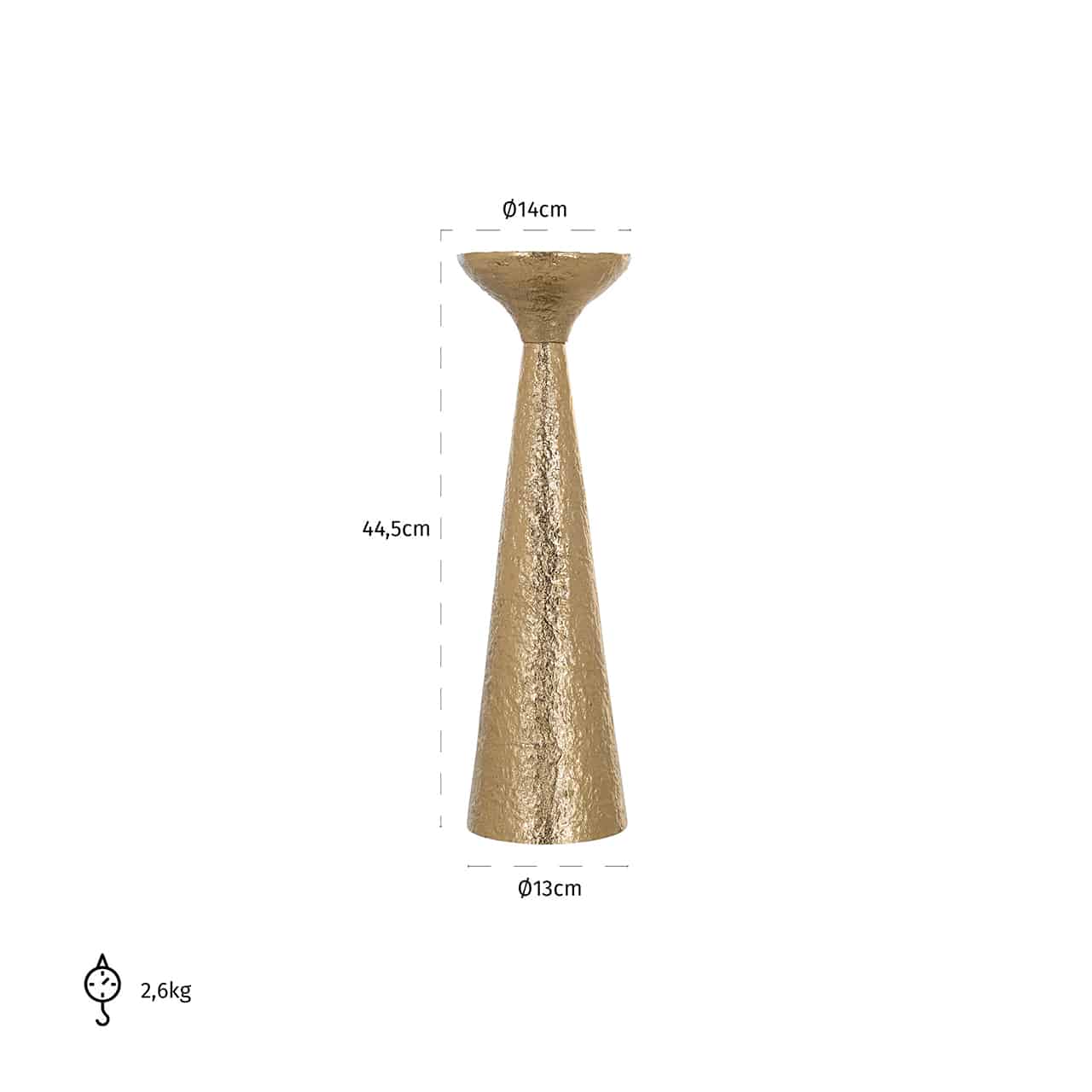 Kerzenhalter Feliz groß von Richmond im Design eines hohen, Kegels aus gehämmertem Gold auf dem ein kurzer trichterförmiger Kerzenteller sitzt.