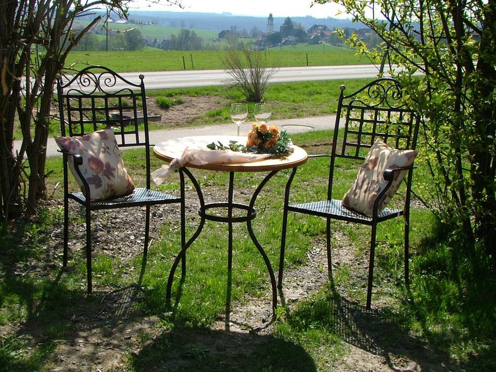Gartentisch aus Metall „Romantica“ - 1a-zuhause.de